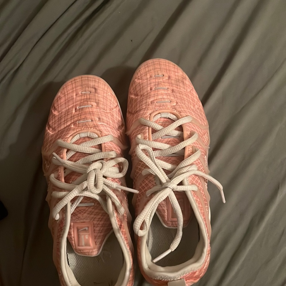 Nike Vapormax bleached  coral